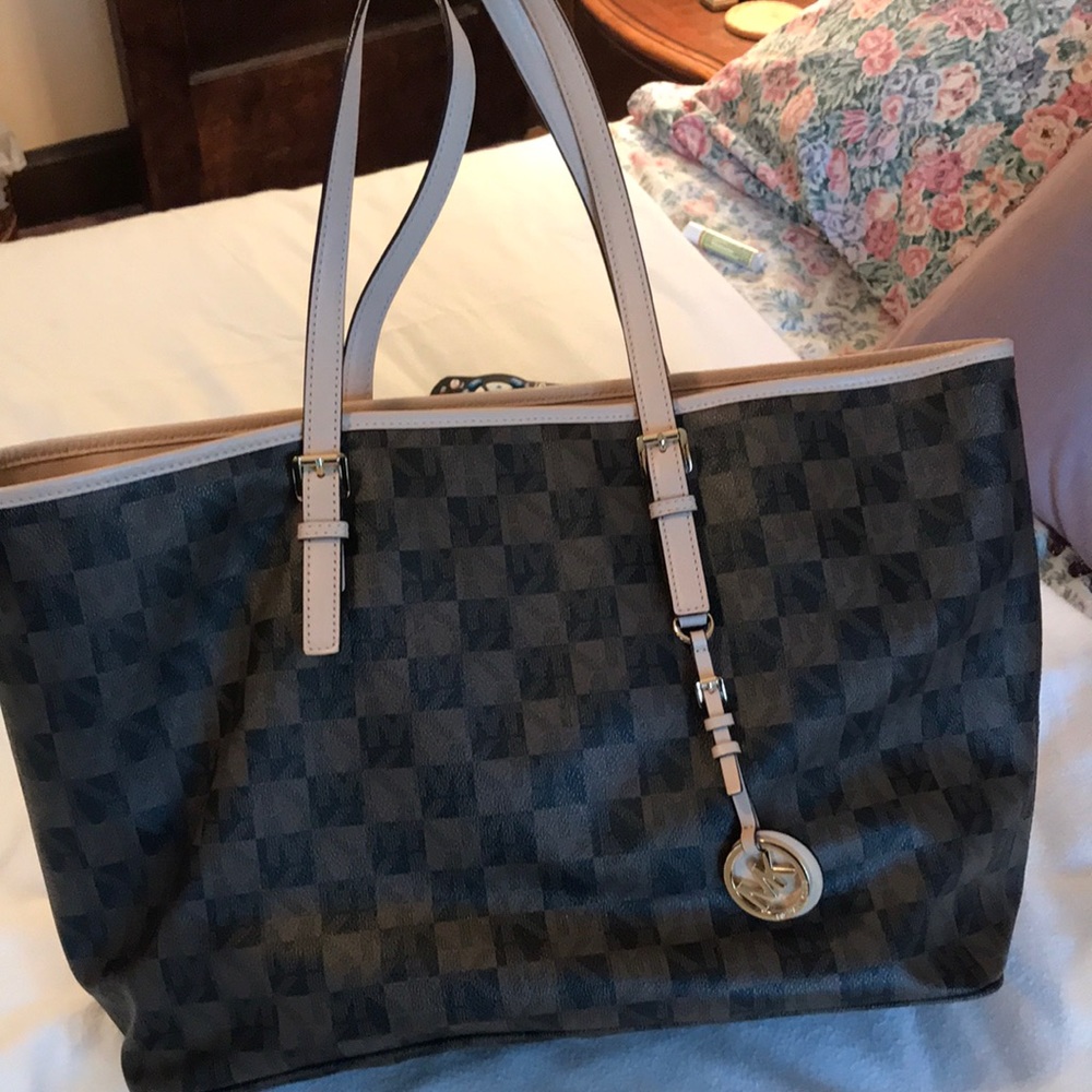 ✈️ MICHAEL BY MICHAEL KORS Jet Set Tote Bag 💋